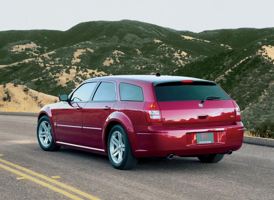  Dodge Magnum R/T 2005 года  (фото 14 из 39)